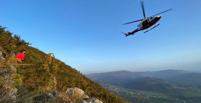 Rescatada en helicóptero una mujer de 29 años herida en San Felices de Buelna