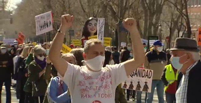 Madrid se moviliza para defender la sanidad pública cuando se cumple un año de la pandemia