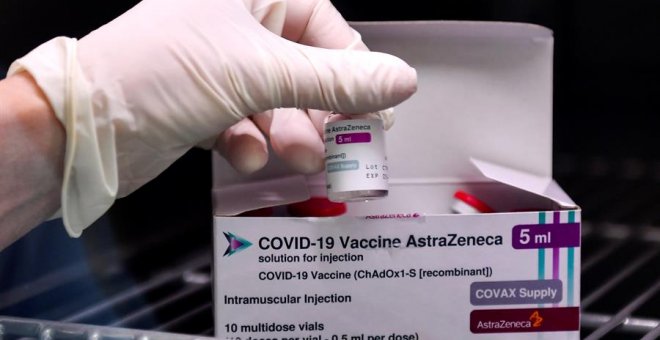 Sanidad lanza un estudio para administrar la vacuna de Pfizer a personas que han recibido una sola dosis de AstraZeneca