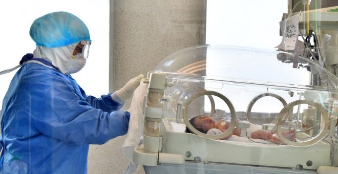Nace en Ibiza el primer bebé de Baleares inmunizado contra la covid-19