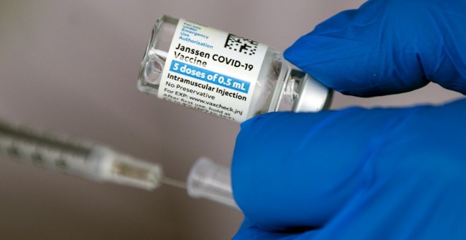 Les primeres dosis de la vacuna de Janssen es destinaran a persones d'entre 70 i 79 anys