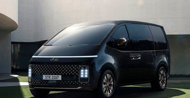Hyundai planea una versión de hidrógeno y otra híbrida enchufable de su furgoneta Staria