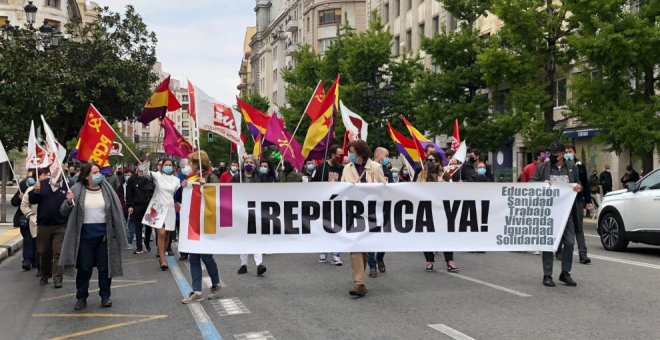 Una manifestación recorre las calles de Santander para pedir una nueva 'República ya'