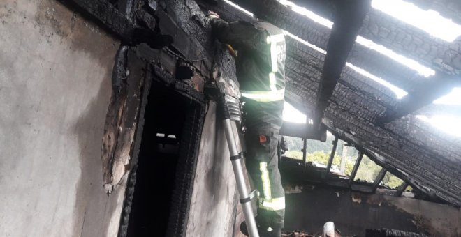 Sofocado un incendio en una vivienda de Villaescusa