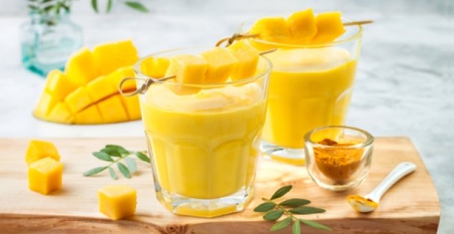 Pato confinado - Receta de lassi de mango: batido de yogur con mango y especias