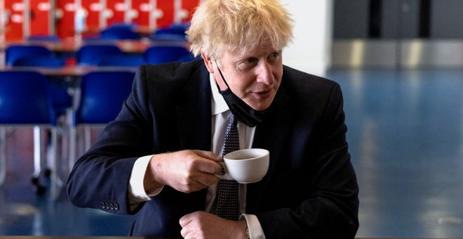 Boris Johnson pidió a un donante que pagara la niñera de su hijo, según 'The Times'