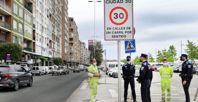 Santander se adapta a los nuevos límites de velocidad en vías urbanas, en vigor desde el martes