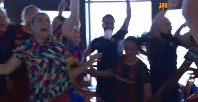 Las jugadoras del Barça femenino celebran a lo grande un nuevo título de Liga