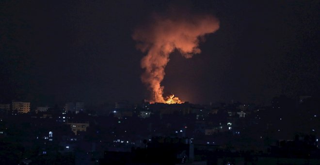 Edificios destruidos y familias huyendo: las imágenes que deja el último ataque de Israel a la Franja de Gaza