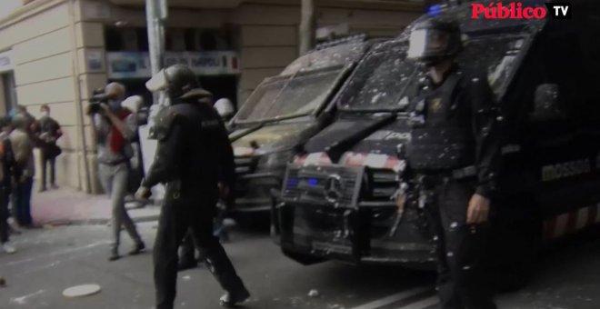Nuevo desahucio en Barcelona: los Mossos cargan contra los vecinos y activistas que trataban de pararlo