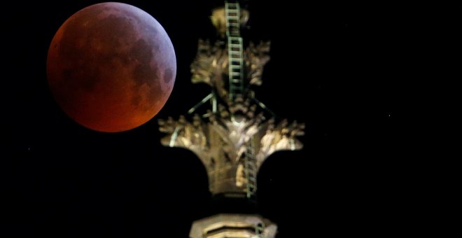 Las espectaculares imágenes del eclipse lunar y la superluna de mayo