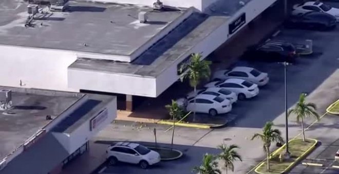 Un tiroteo masivo en Miami deja dos muertos y 25 heridos