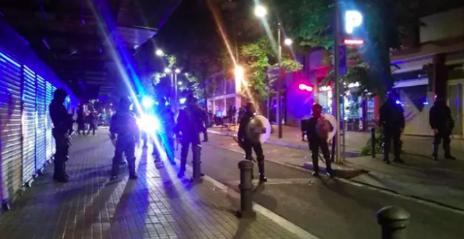 Condenan a dos años de prisión a un mosso por lesionar a un periodista en un desalojo en Barcelona