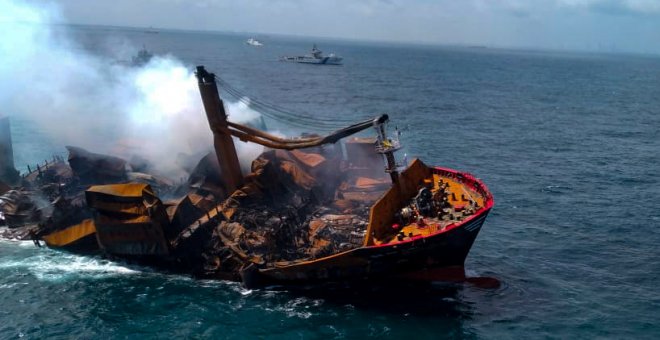 Temor a un desastre ecológico tras el naufragio de un barco con químicos frente a Sri Lanka