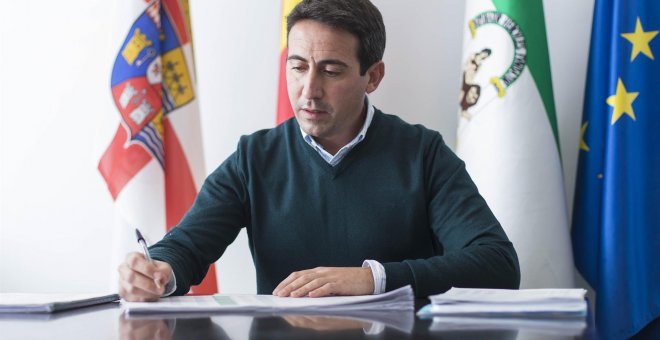 El PP andaluz busca trazar un cortafuegos ante la presunta corrupción en su feudo de Almería