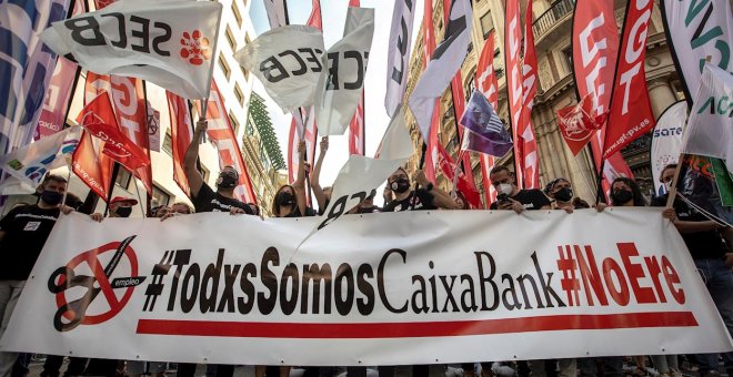 Los trabajadores de Caixabank secundan masivamente la segunda jornada de huelga por las condiciones del ERE
