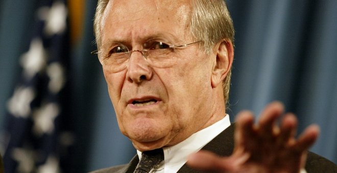 Donald Rumsfeld, el 'carnicero de Bagdad': muerte y mentiras que nunca respondieron ante la Justicia