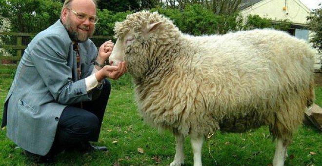 Muere Ian Wilmut, el 'padre' de la oveja Dolly