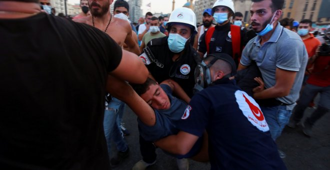 Decenas de heridos en las protestas durante el primer aniversario de la explosión en Beirut