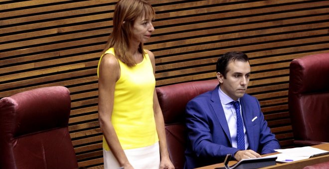 El paso de una diputada de Vox al grupo mixto en les Corts revela la reconfiguración de la derecha valenciana