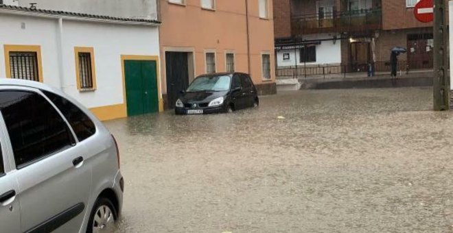 Lluvias torrenciales "jamás vistas" inundan garajes y viviendas en Tarancón, donde se espera más agua