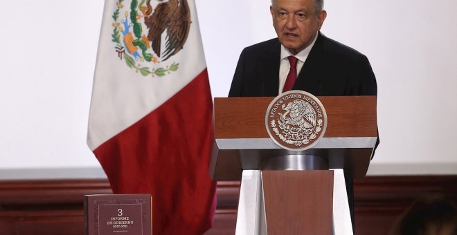 López Obrador anuncia una reforma constitucional en México para revertir las "privatizaciones" en el sector eléctrico