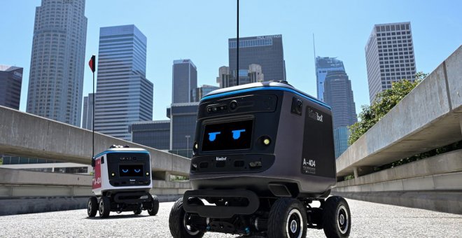 Kiwibot muestra sus robots eléctricos y su servicio automatizado de entrega a domicilio