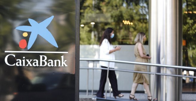 CaixaBank dice que tres de cada cuatro clientes no pagarán comisiones básicas desde noviembre
