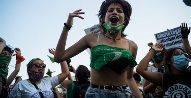 El plan de Milei para borrar del mapa las conquistas feministas en Argentina