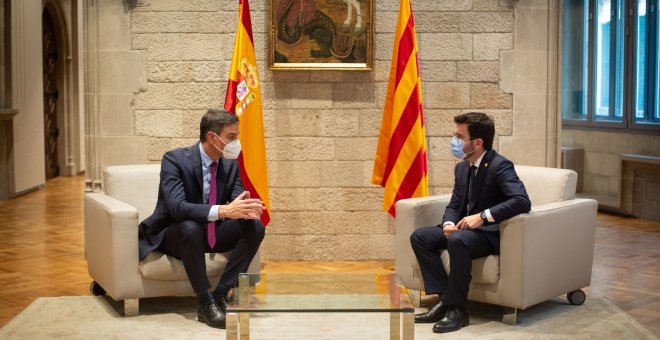 Sánchez y Aragonès intercambian mensajes para tratar de reconducir su relación tras el 'Catalangate'
