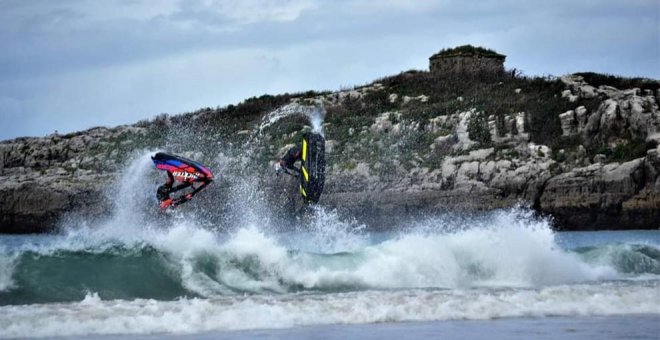El espectáculo del III 'Noja Motosurf Series' llega a la playa de Ris