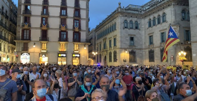 La repressió a Puigdemont reactiva la mobilització independentista i debilita la represa del diàleg