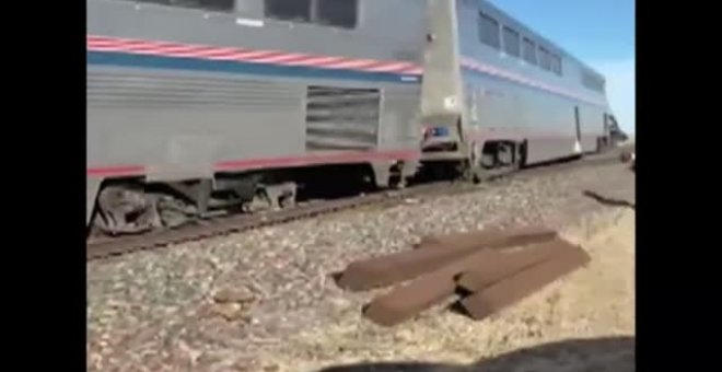 Mueren tres personas al descarrillar un tren con destino Chicago