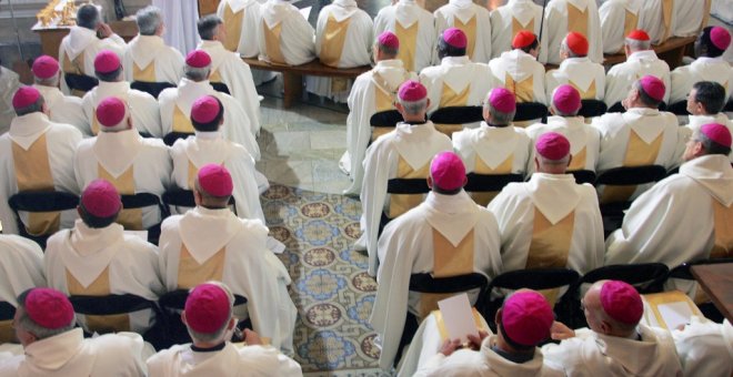 Las víctimas de pederastia en Francia exigen la dimisión de los obispos tras los casos de abuso
