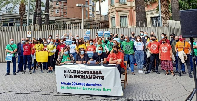 El movimiento por la vivienda en Catalunya se enfrenta a más de 200.000 euros en multas y denuncia persecución de la Generalitat