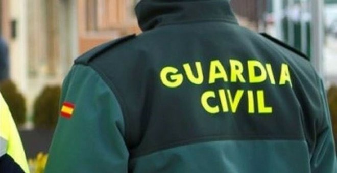 Suspendido un mes de empleo a un Guardia Civil por faltar a su superior