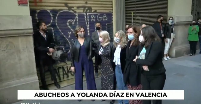 Antena 3 y La Sexta manipulan un audio y convierten aplausos en abucheos a Yolanda Díaz y el resto de políticas