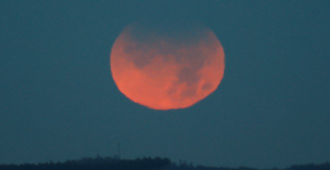 Así se vio el eclipse lunar parcial