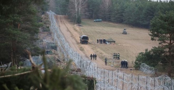 Unas 200 personas intentan cruzar la frontera polaca