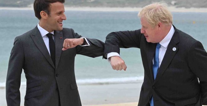 Macron llama a Boris Johnson "lerdo" y "payaso"