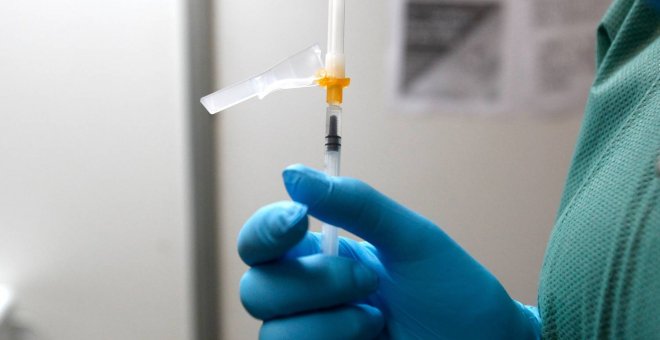 "Vacuna" sucede a "confinamiento" como palabra del año 2021 para la Fundéu