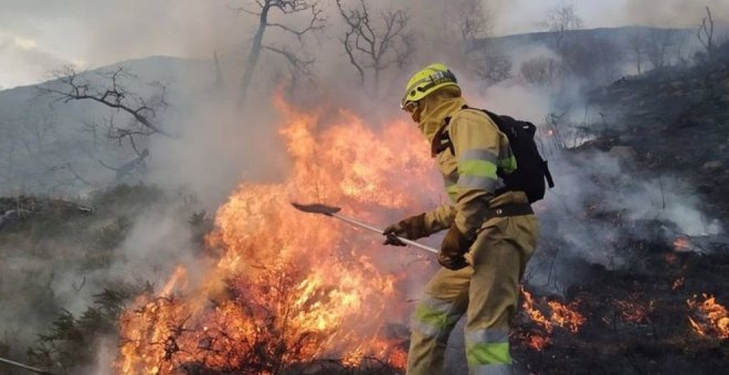 Cantabria tiene dos incendios activos en Molledo y Vega de Pas