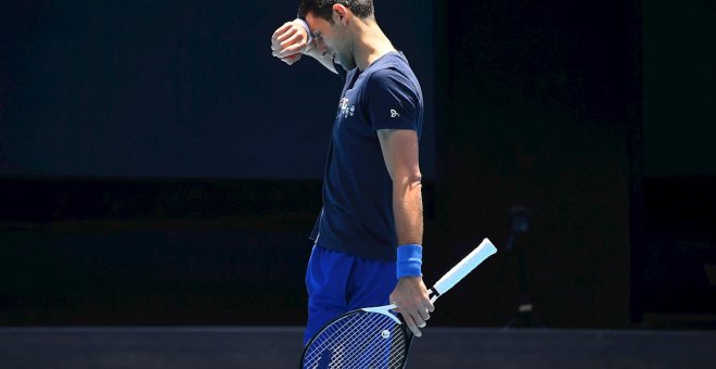 Djokovic admite que cometió un "error" al acudir a una entrevista con covid
