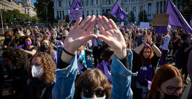Asociaciones feministas, pendientes de cómo las diferencias entre PSOE y Podemos afectarán a la ley de Trata