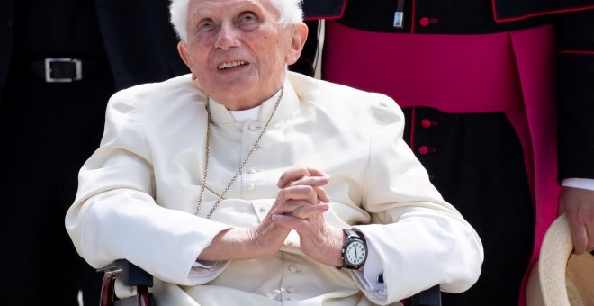 Un informe señala que Benedicto XVI conocía los casos de abusos sexuales a menores en la Iglesia alemana