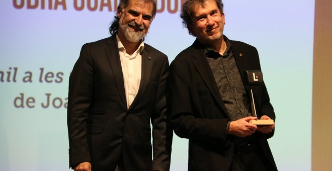 Joan-Lluís Lluís guanya el Premi Òmnium a la Millor Novel·la de l'Any per 'Junil a les terres dels bàrbars'