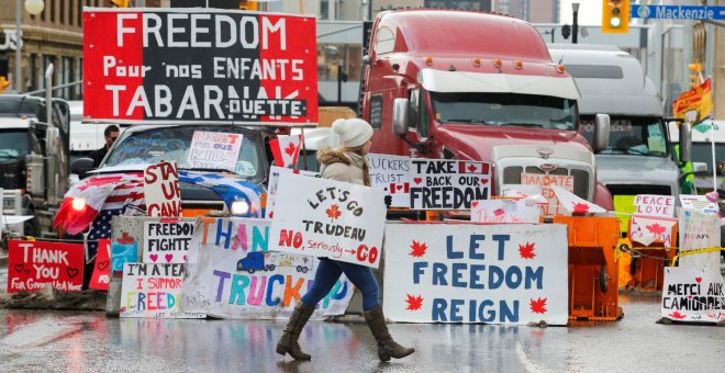 Trudeau convoca un gabinete de crisis y la Casa Blanca ofrece su ayuda para terminar con las protestas de los antivacunas