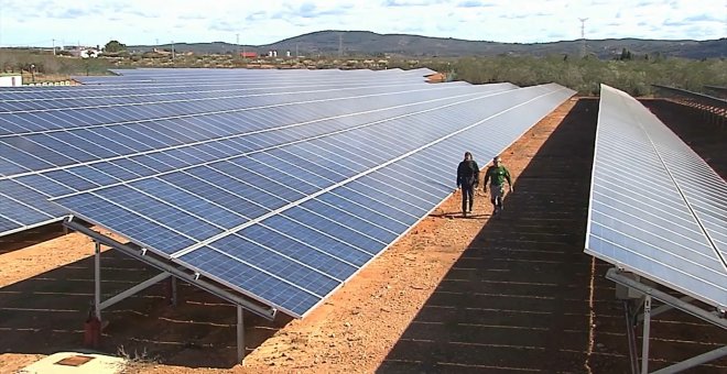 L’allau de macroprojectes d’energia solar en terrenys agrícoles alarma les poblacions valencianes afectades