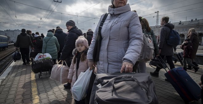 Los refugiados ucranianos se aproximan ya a 2,7 millones, según ACNUR