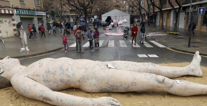 Destrozan la zona genital de otra de las fallas de Anna Ruiz en València
